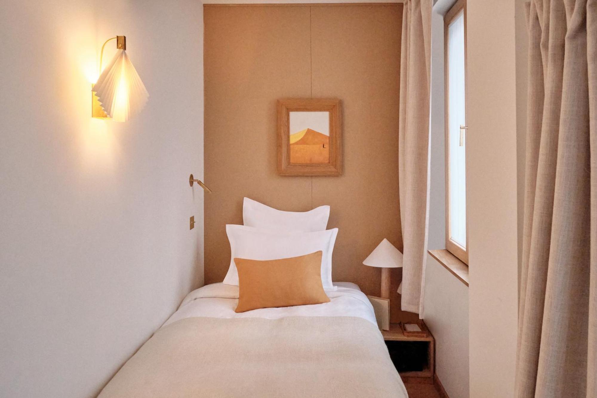 Elysee Montmartre Hotel Paris Exterior photo